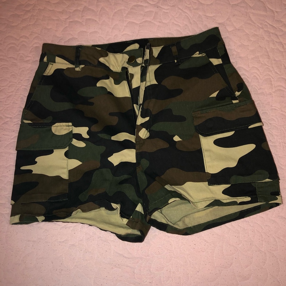 Camo High Waisted shorts